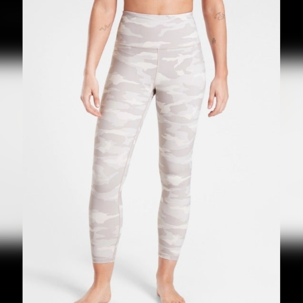 ATHLETA Elation 7/8 Tight - Light Grey Camo